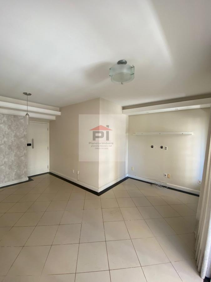 Apartamento para alugar com 3 quartos, 77m² - Foto 3