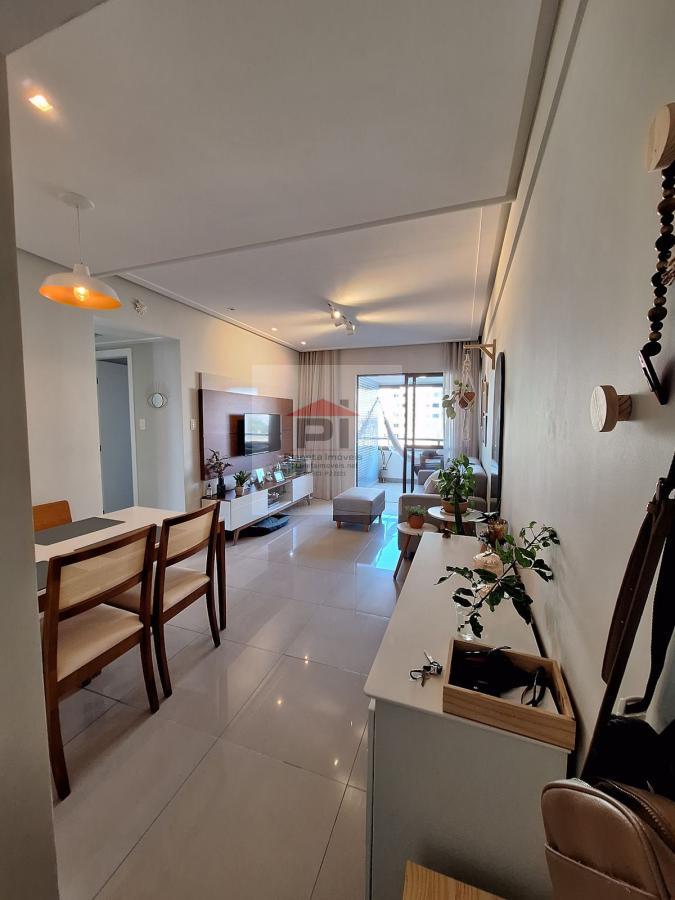 Apartamento à venda com 2 quartos, 64m² - Foto 3