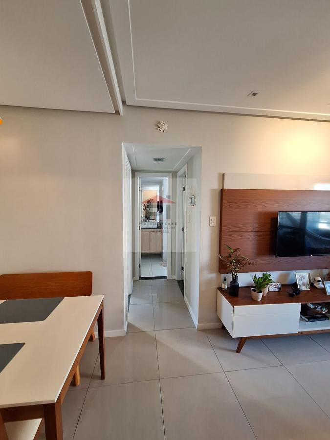 Apartamento à venda com 2 quartos, 64m² - Foto 4