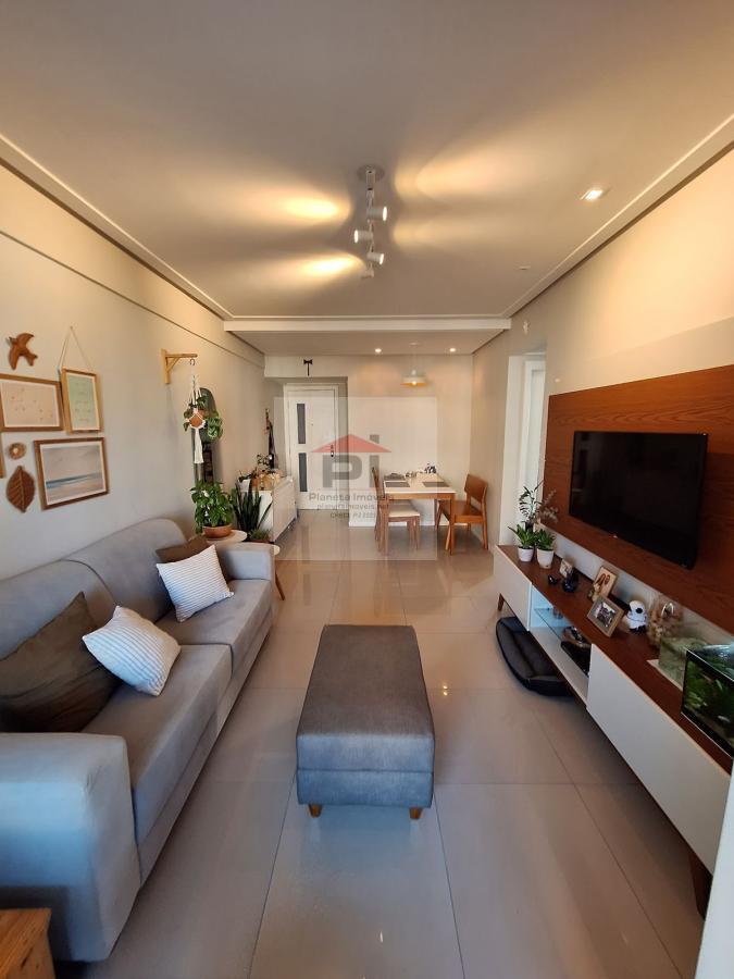 Apartamento à venda com 2 quartos, 64m² - Foto 2