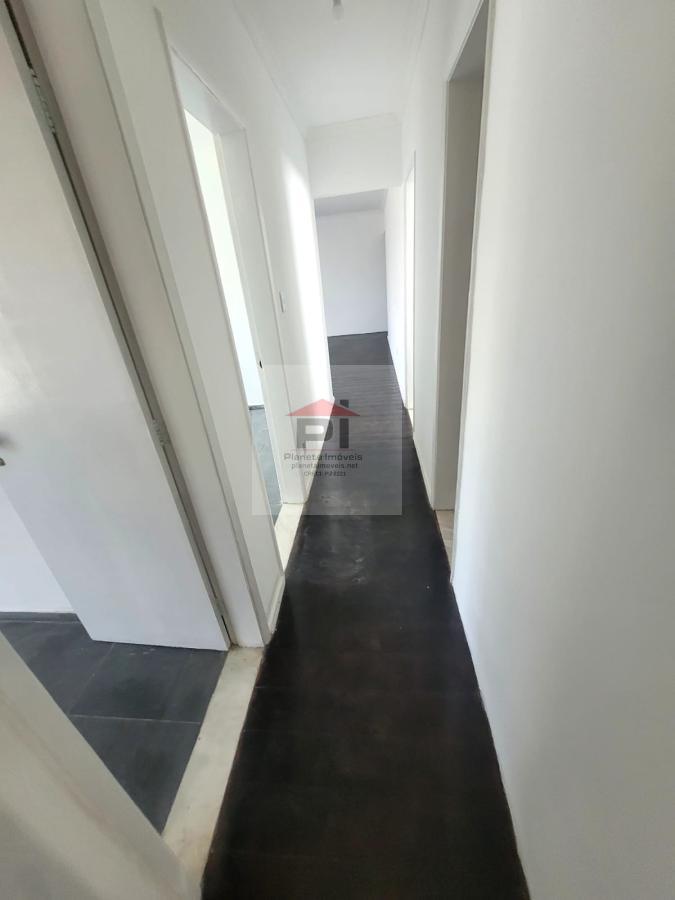 Apartamento à venda com 3 quartos, 158m² - Foto 3